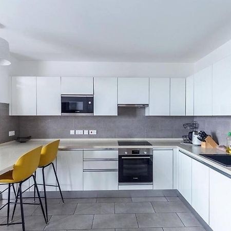 Luxury Labone Edge 2-Bedroom Apartment In Accra - Fivehills Homes Exterior photo